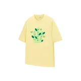 Светло-желтый