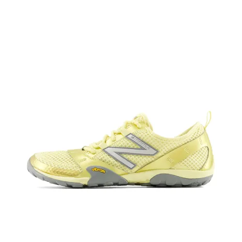 New Balance MT10 Беговые кроссовки Низкий Топ Желтый Унисекс
