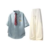 Зеленая рубашка с короткими рукавами + абрикосовые штаны