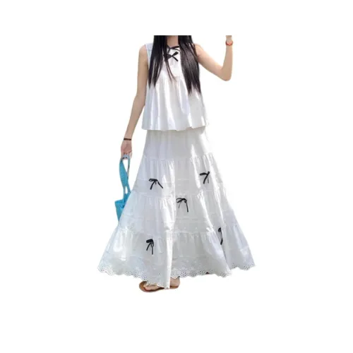 LAKESI Женские комплекты с юбкой