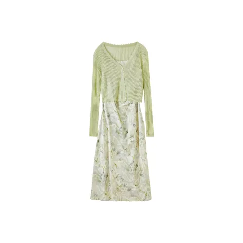 SENTUBILA Светло-зеленый Женские Комплекты с юбкой