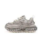 Белый, потертый, серый