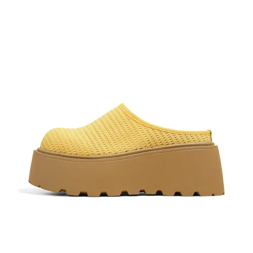 A Poinsettia Princess Домашние тапочки Женские