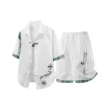 Белый топ и шорты