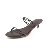 Коричневый