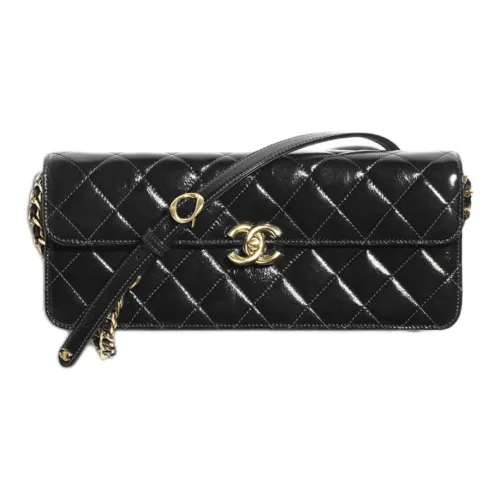 CHANEL Сумки через плечо Женские