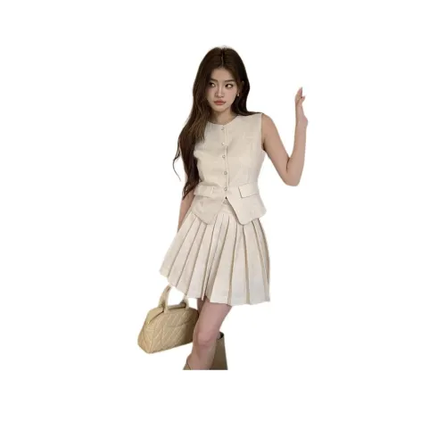 Женские комплекты с юбкой