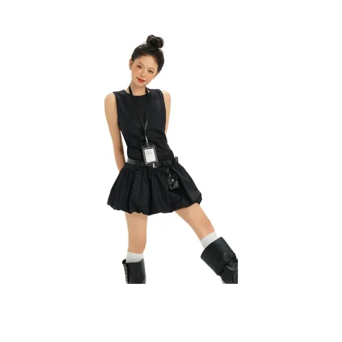 Shuhao Bai Комплекты одежды Юбки Женские