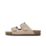 Бежево-абрикосовый