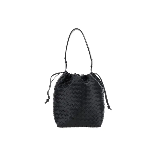 Bottega Veneta Intrecciato Корова Кожа Ведрообразная Сумка Стандартная Женская Черная