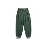 Темно-зеленый