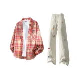 Red Shirt + Light Khaki Casual Pants  
Красная рубашка + светлые хаки повседневные штаны