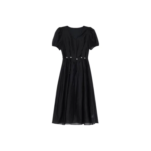 Розовое короткое платье с короткими рукавами женское