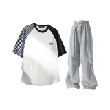 Чёрный, белый, полосы + серый, штаны.