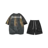 Серый футболка + черные шорты