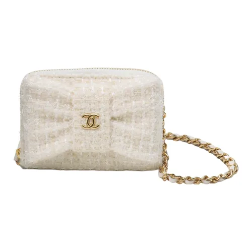 CHANEL Сумки через плечо Женские
