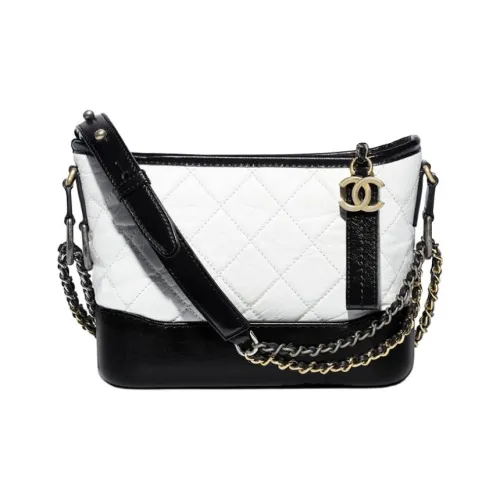 CHANEL Gabrielle Телячья кожа Сумка-хобо Сумка через плечо Маленькая женская черно-белая