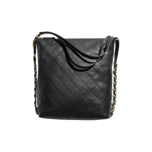 CHANEL Рюкзаки Женские