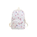 Белый маленький кролик