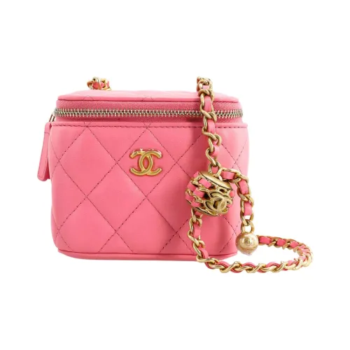 CHANEL Сумки через плечо Женские