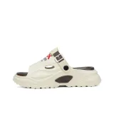 Бежево-коричневый