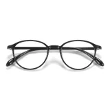 Яркий черный