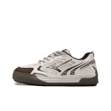 Бежево-коричневый