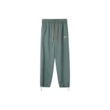 Армейский зеленый