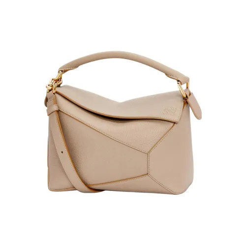 LOEWE Мягкая сумка через плечо из крупнозернистой текстуры коровьей кожи маленькая сумка женская песочного цвета