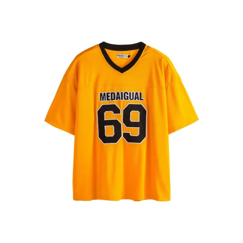 ME DA IGUAL Желтая унисекс футболка