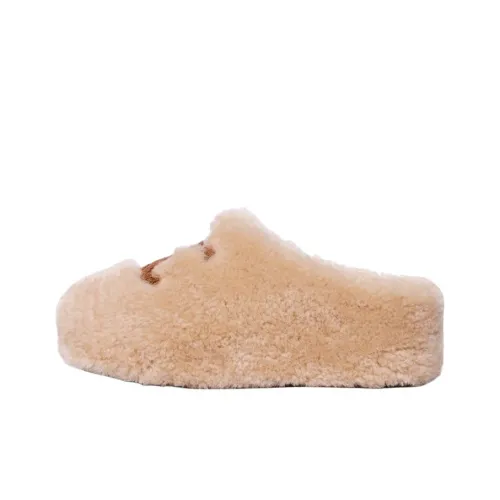 CELINE Домашние тапочки Женские Бежевые
