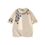 Светлый бежево-абрикосовый.