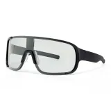 Черная оправа с линзами, меняющими цвет