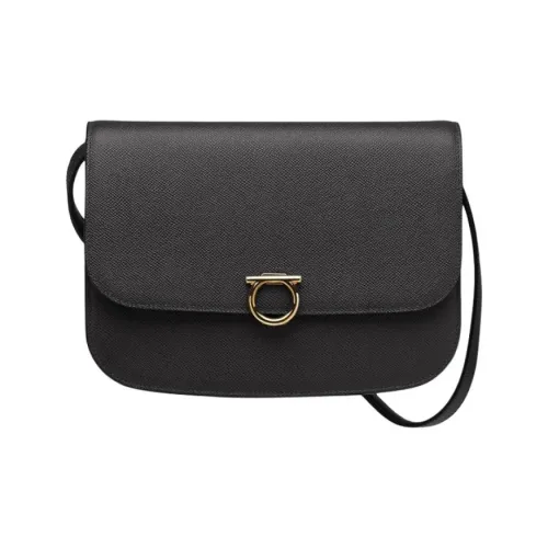 Ferragamo Hammered Текстура Телячья кожа Сумка через плечо Стандартная Женская Черная