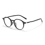 Ярко-черный