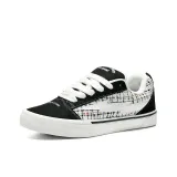 Чёрный узор "гусиная лапка"