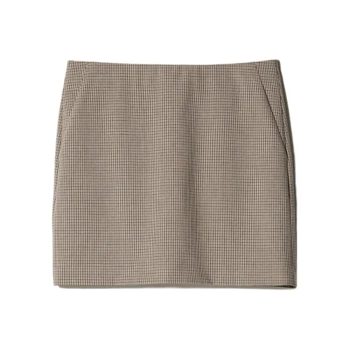 UNIQLO Светло-янтарные Женские Повседневные Шорты