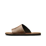 Коричневый