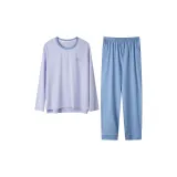 Светло-синий фиолетовый.