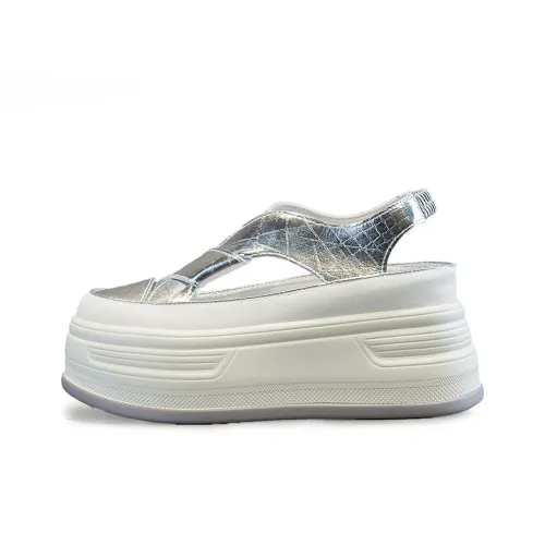 A Poinsettia Princess Пляжные сандалии Женские