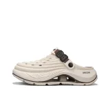 Бежево-коричневый