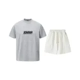 Серый топ + абрикосовые шорты