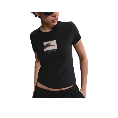 nike Sportswear Стандартная футболка женская черная