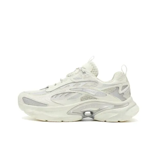 QIAODAN Dry Shock Absorbers Противоскользящий Дышащий Низкий Топ Повседневная обувь Мужская Айвори Белый Серебряный