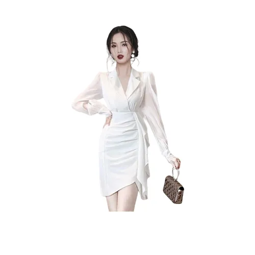 Длинное платье с длинными рукавами женское белое