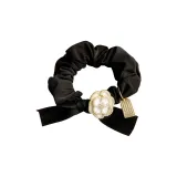 Black Camellia Hair Tie  
Черная резинка для волос Camellia