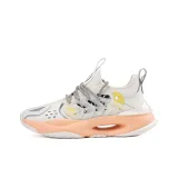 Белый и оранжевый