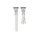 Белый с серебряной застежкой