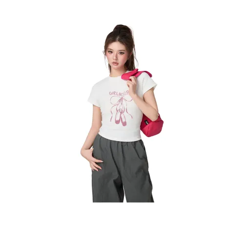 CacheCache Женские футболки