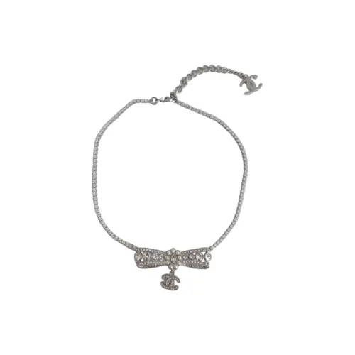 CHANEL Ожерелья Женские